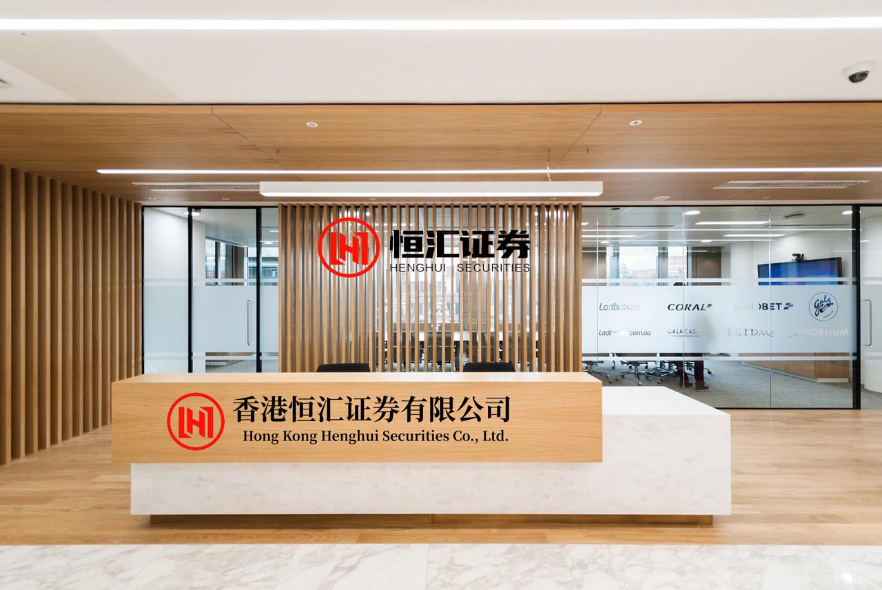 金砖财富 特朗普不满英国老是“不在”斯塔默：不会妥协
